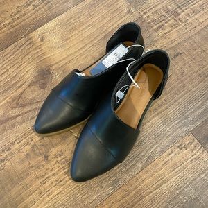 Ladies Universal Threads Shoes 6.5